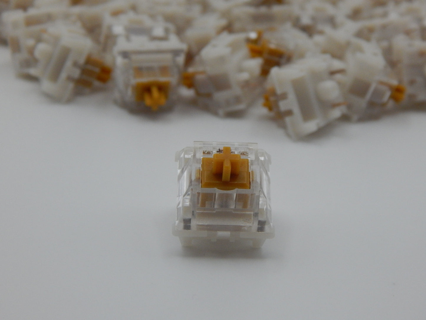 Gazzew U4T Thocky Tactile RGB Switch Clear Top (65g)