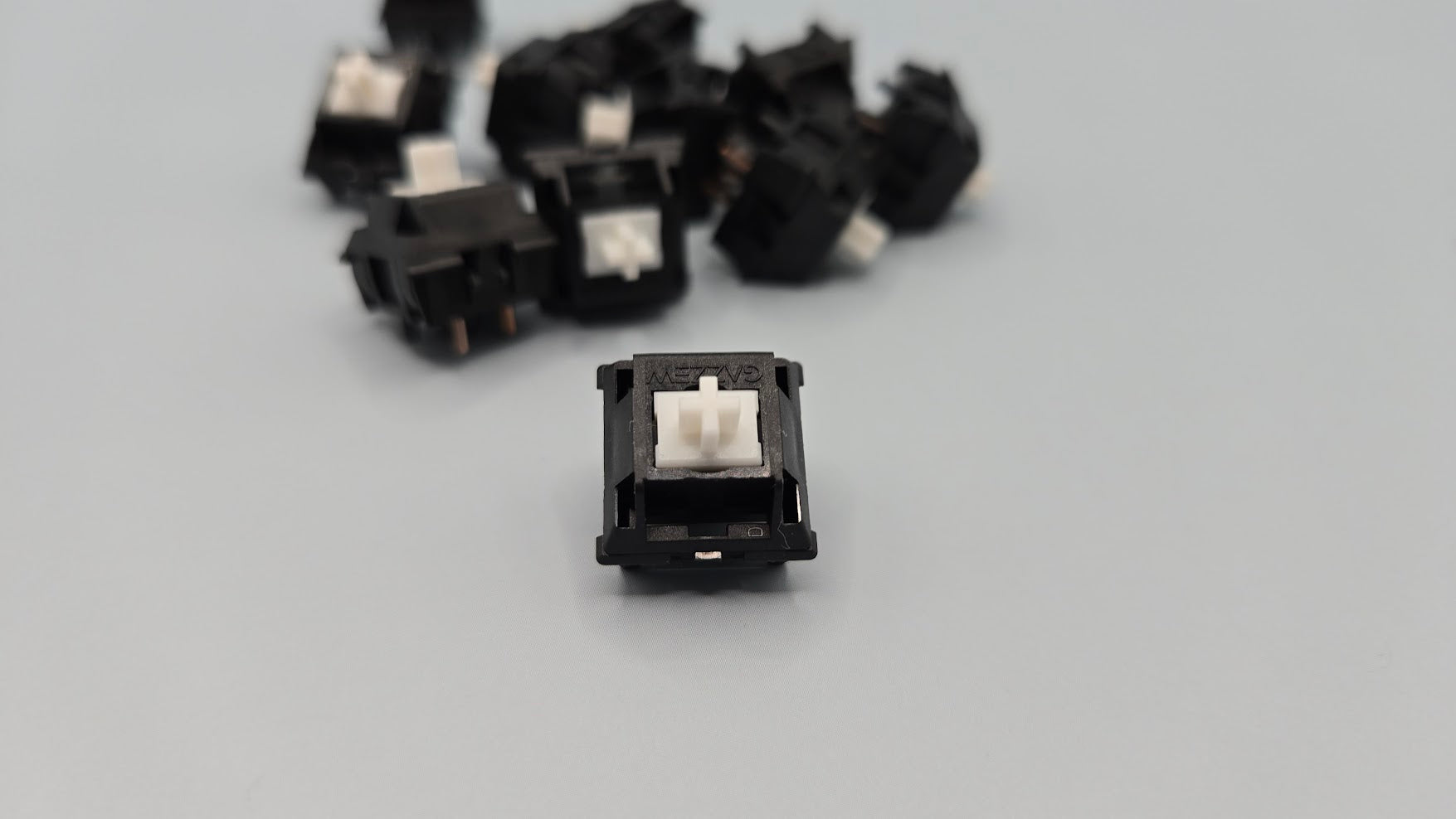 Gazzew U4 Silent Tactile Mechanical Keyboard Switch – Pulling Keys